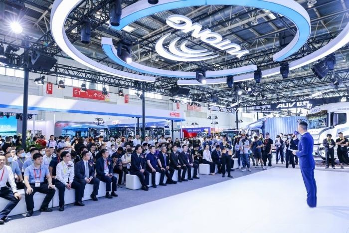 新一代三電系統重磅亮相！宇通打造新能源商用車“綠色天團”