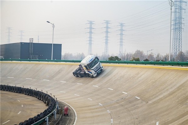 暴增252%！宇通新能源重卡憑啥殺回行業前三？