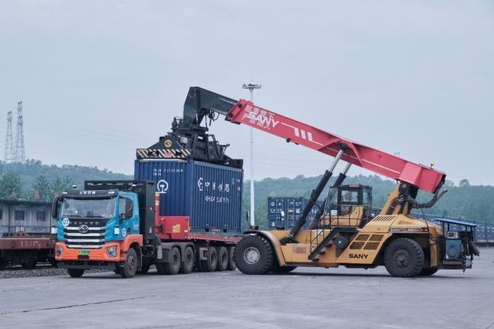 正式啟動!上汽友道智途聯手六鋼集團,打造綠色零碳智慧運輸新范式