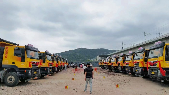 助力臺州工程建設 上汽紅巖杰獅C6自卸車批量交付