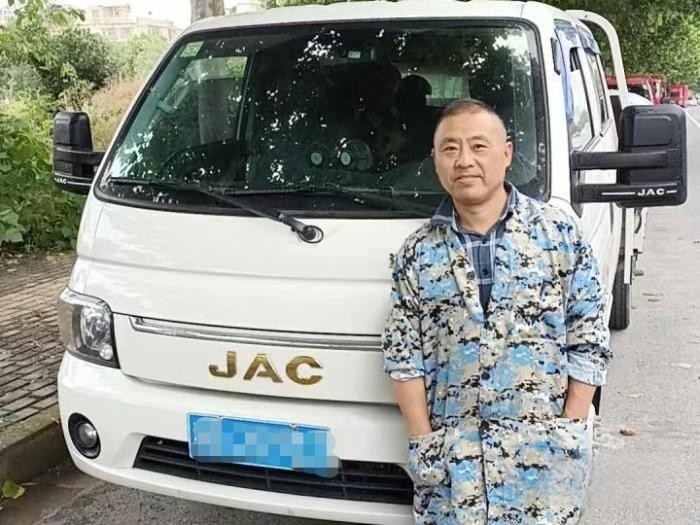 啤酒熱銷,超市老板開江淮1卡愷達化身“外賣員”!