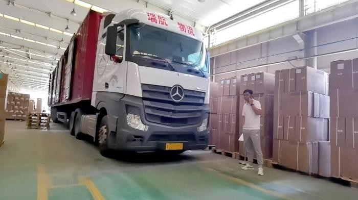 “復購者”王飛：想掙錢，買奔馳