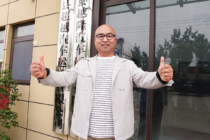 坐擁3輛奔馳Actros，張保軍成運輸圈“卷王”