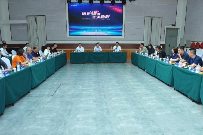 2023年解放動(dòng)力品牌日活動(dòng)暨解放中型電驅(qū)橋下線儀式隆重舉行