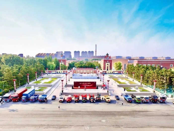 超燃!解放七代卡車巡游活動隆重舉行