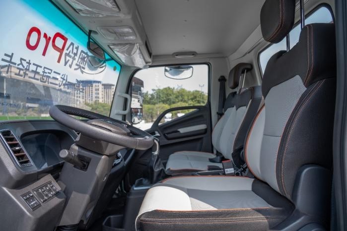 奧鈴Pro體驗(yàn)官:動(dòng)力強(qiáng)勁還省油,生意人的好伙伴