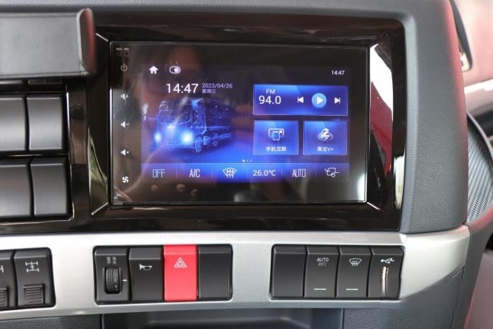 創(chuàng)富路上，乘龍H5 LNG超輕版牽引車一路守護