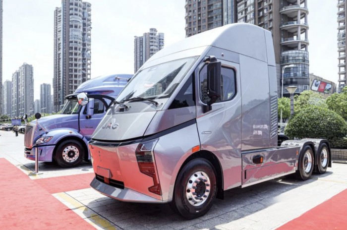 江淮格爾發重卡:1-6月累計銷售重卡6628輛,同比增長37%