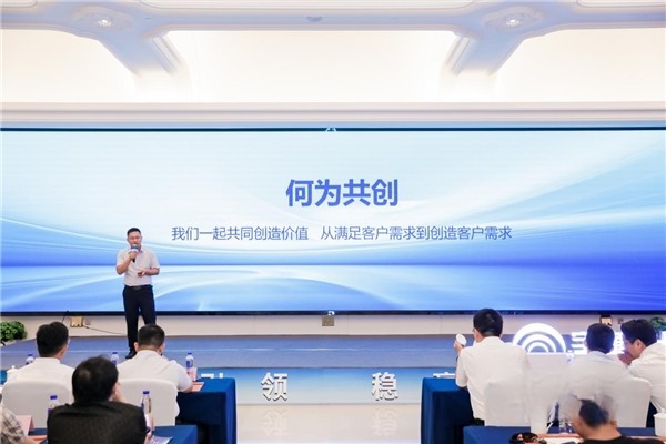 現場簽約超百臺！宇通重卡全系新品亮相南京