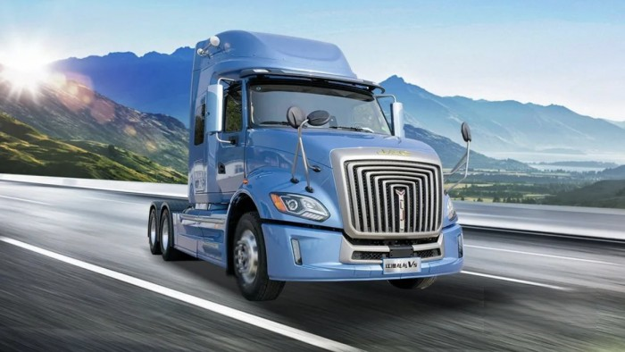 康明斯660馬力+AMT，江淮跨越V5跑長途穩賺！