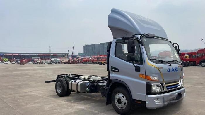 江淮1卡:駿鈴聚寶盆D25車型來襲,“混動雙星”持續引領行業