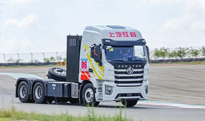 “氫”裝上陣！“冠軍車型”紅巖杰獅氫燃料電池重卡實力出擊