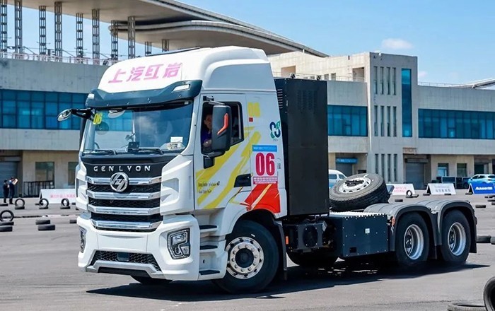 “氫”裝上陣！“冠軍車型”紅巖杰獅氫燃料電池重卡實力出擊
