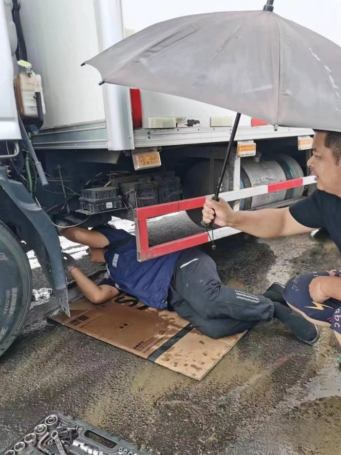 送物資進災區(qū),福田奧鈴全面開啟救援行動