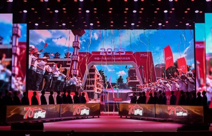 70周年氛圍拉滿(mǎn)！解放7月終端份額27.5%，持續(xù)領(lǐng)跑行業(yè)