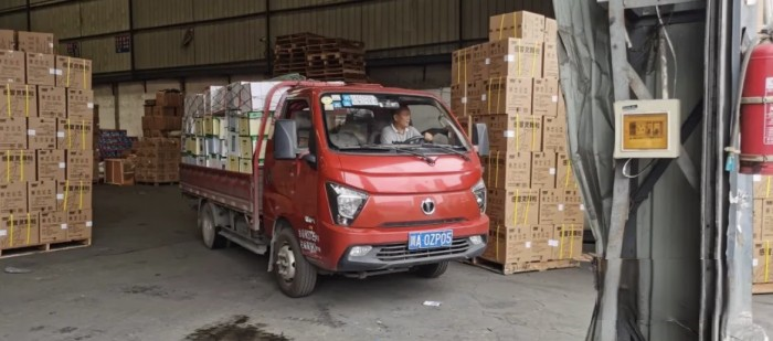 跨越風雨，飛馳前行：陶師傅與飛碟締途的物流傳奇