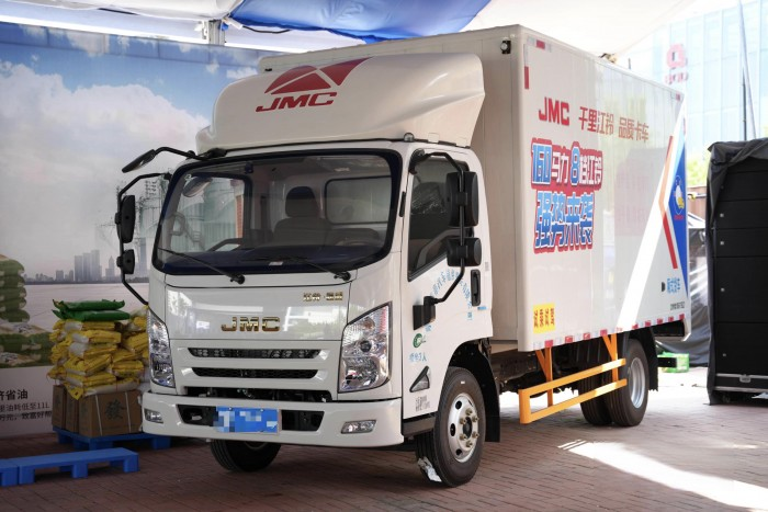 創造奇跡 鯨艷生活 江鈴凱威藍鯨酒水版青島成功上市