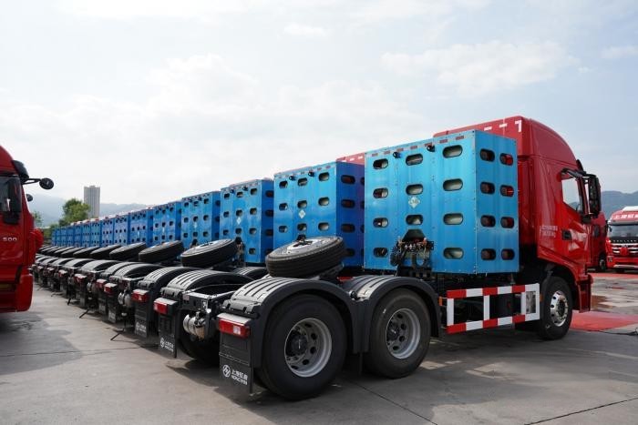 實現更多場景創富增收 上汽紅巖天然氣重卡為卡友帶來更多選擇