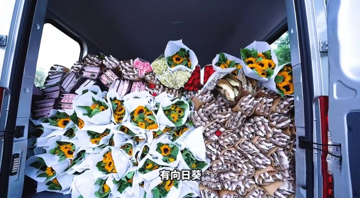 東風御風V9+ & 四葉咖咖啡，送出秋天的第一份浪漫