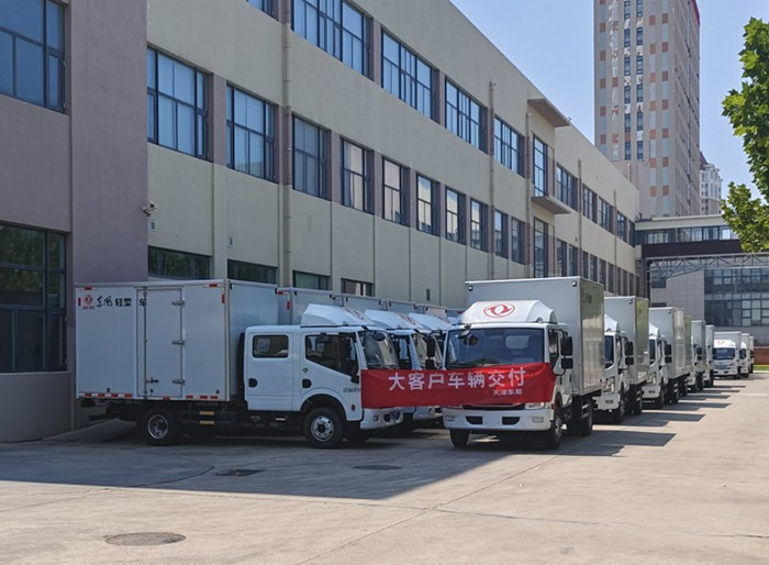 68臺(tái)東風(fēng)多利卡交付，用實(shí)力守護(hù)孩子們的餐桌