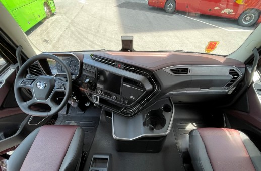 燃擎高效 氣勢磅礴 解放天然氣重卡再添猛將