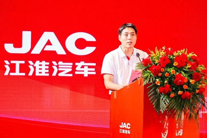 重型商用車公司黨委副書記(主持工作)、副總經理(主持工作)王守勝