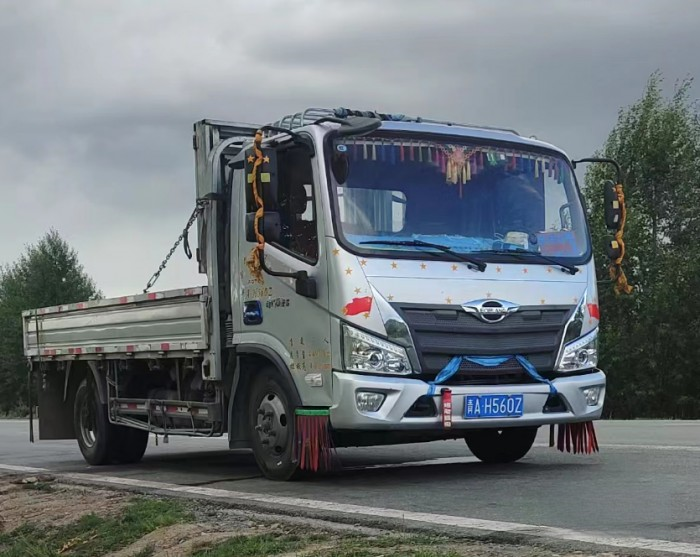 青海卡友:福田領航輕卡用的好,又帶新客戶過來了