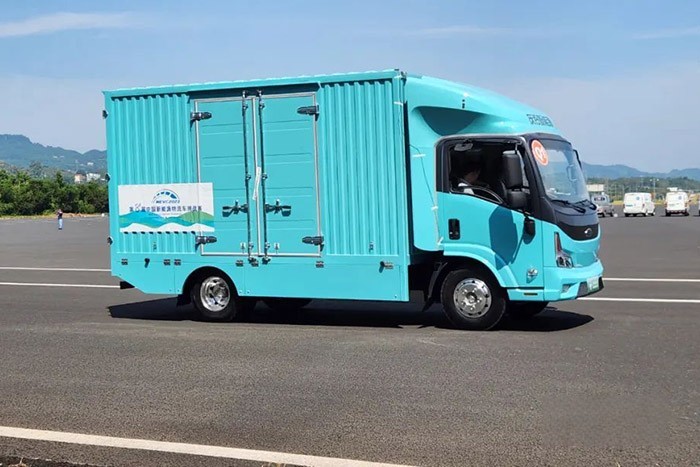 慶鈴EVM600純電動輕卡，一舉奪獲輕型貨廂組（輕卡組）全能金獎、最佳節(jié)能能力獎、最佳續(xù)航能力獎、最佳動力性能獎、最佳制動性能獎五項大獎。