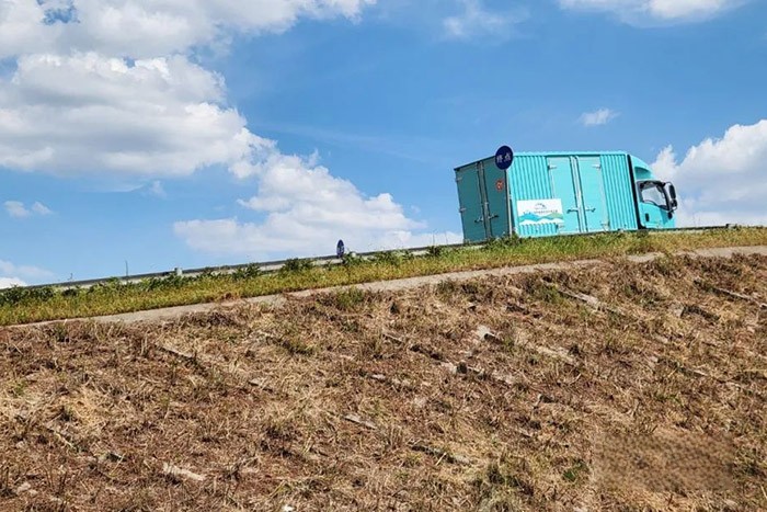 慶鈴EVM600純電動輕卡，一舉奪獲輕型貨廂組（輕卡組）全能金獎、最佳節(jié)能能力獎、最佳續(xù)航能力獎、最佳動力性能獎、最佳制動性能獎五項大獎。