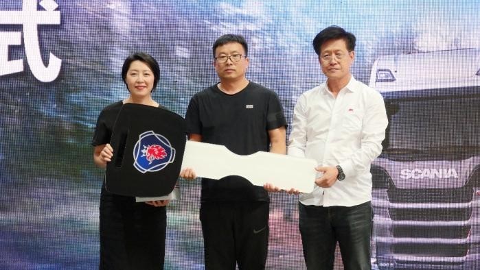 攬風豪厲兵 盛裝新征程 斯堪尼亞石家莊經銷商隆重開業