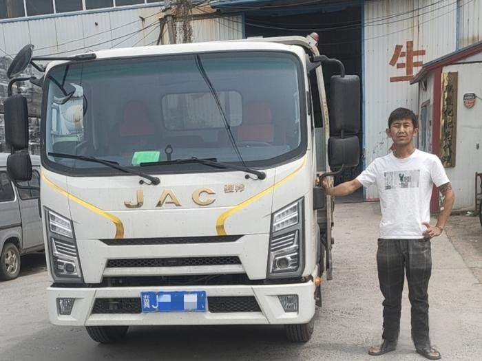 經營家居20年,從雇車到買車,他的江淮1卡駿鈴為什么越來越多?