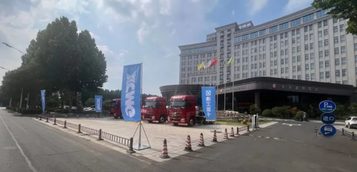 氣勢如虹!30臺漢風XG1H 燃氣牽引車熱銷河南