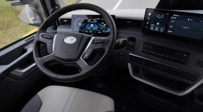 高效送達(dá) 華菱S11助力干線物流高效發(fā)展