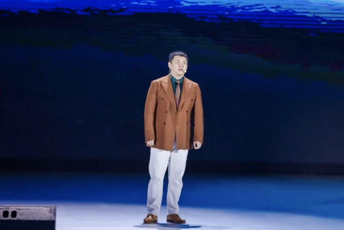 秦創(chuàng)原·新能源商用車科技大會召開 質(zhì)子汽車全系新車型集體亮相